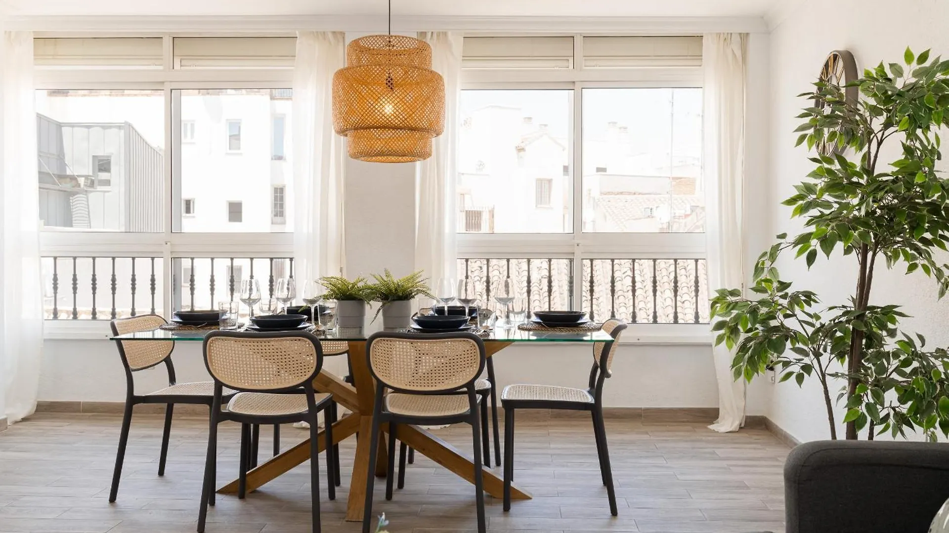 C103 - Sunny Terrace, Old Town Views Apartment Malaga